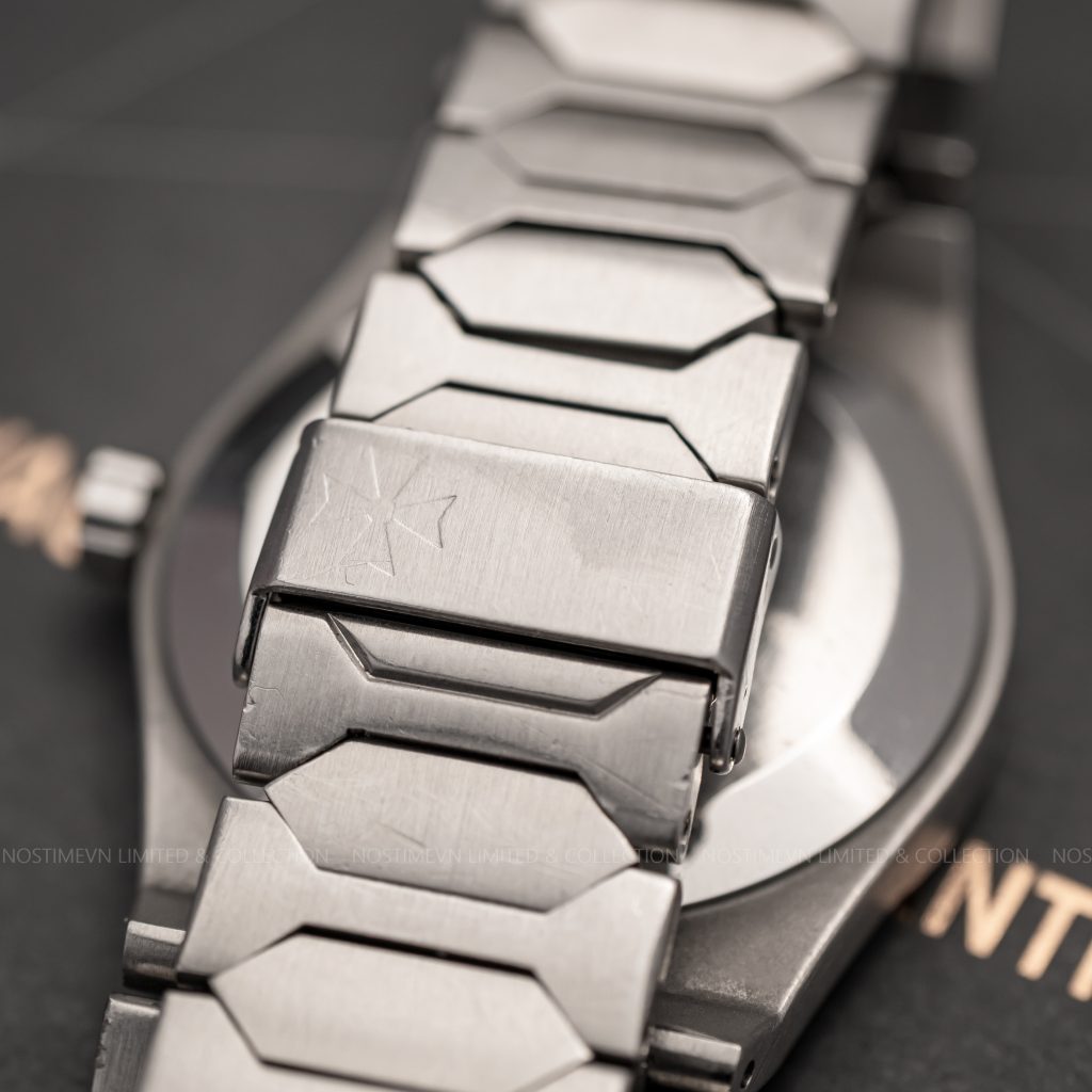 Vacheron Constantin 222 intergrated bracelet